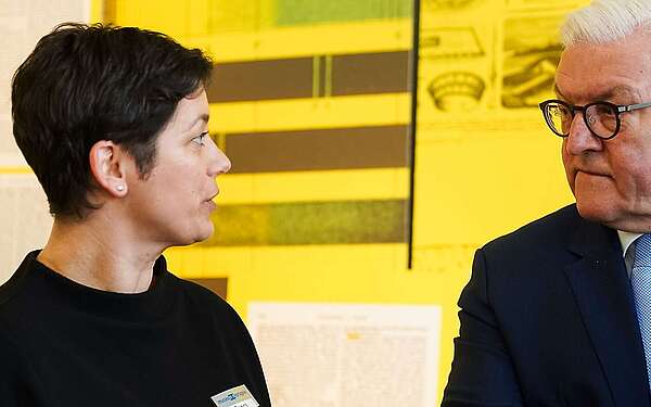 Maja Peers, Leiterin des Museums Neuruppin, mit Frank-Walter Steinmeier