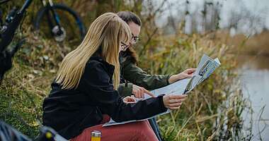 Maps & brochures