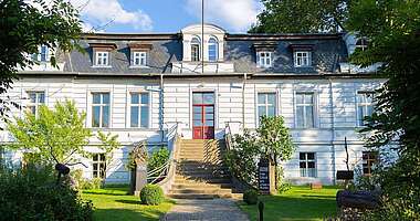 Hotels & guesthouses